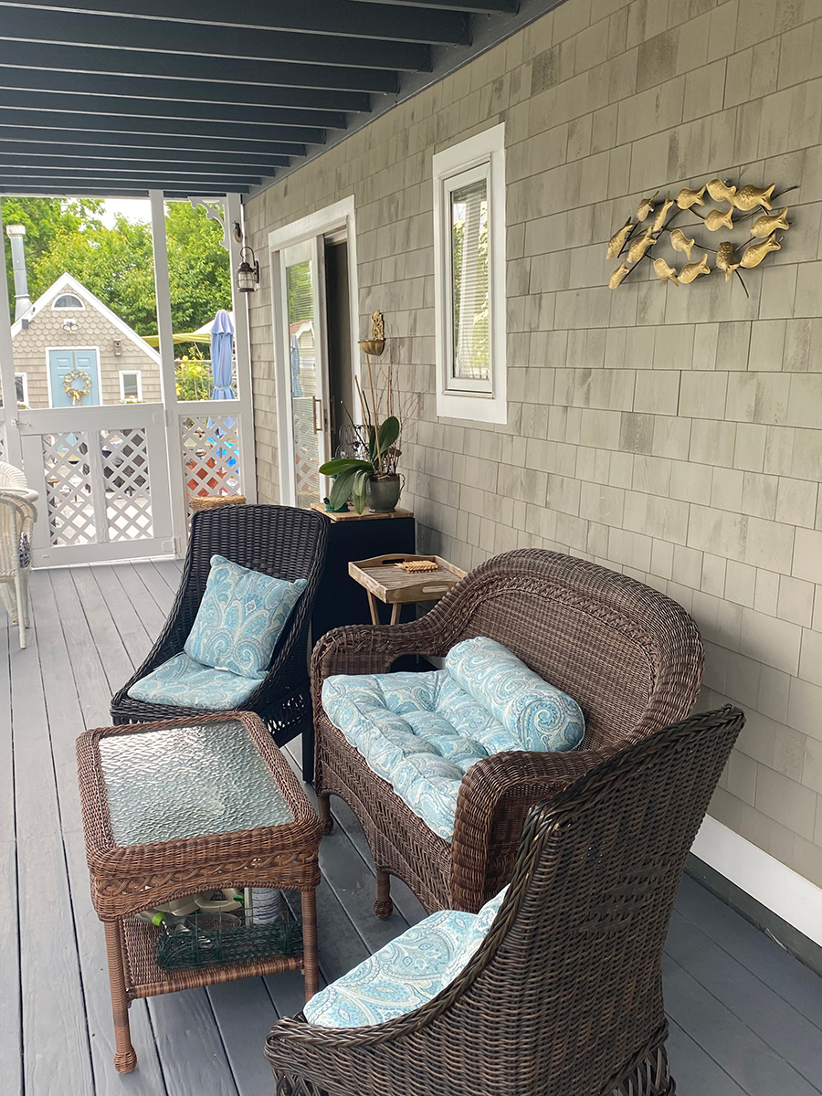 rentals-in-Jamestown-RI-near-me-outsideporch1